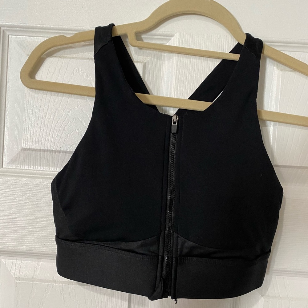 Fabletics zip up sports bra